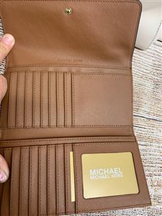 Michael Kors Womens Jet Set Travel Large Trifold Leather Wallet